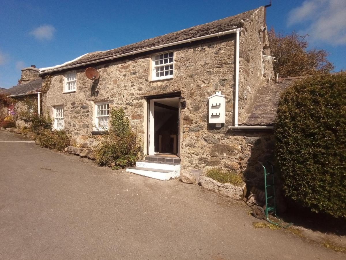 Pandy cymunod Bed and Breakfast Bryngwran Exterior foto